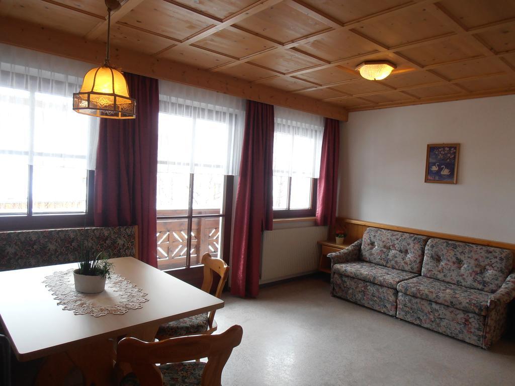 Haus Dorfplatz Hotel กัลเทือร์ ห้อง รูปภาพ